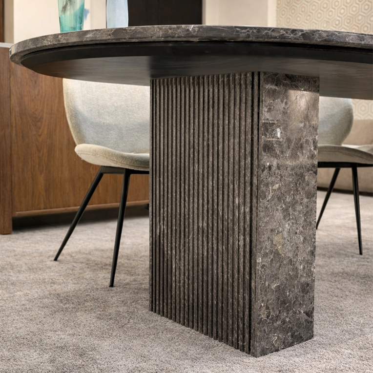 Unica Dining Table close up